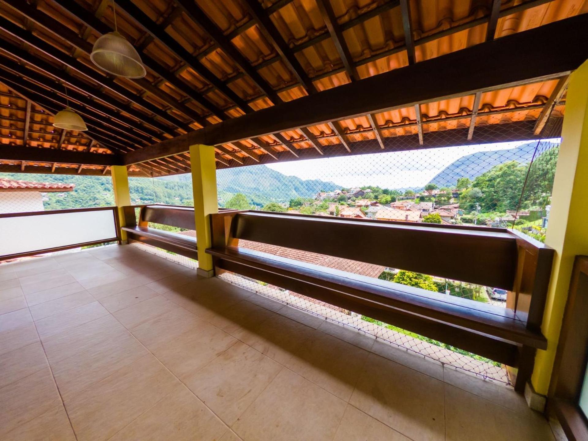 Casa na Serra com área de lazer