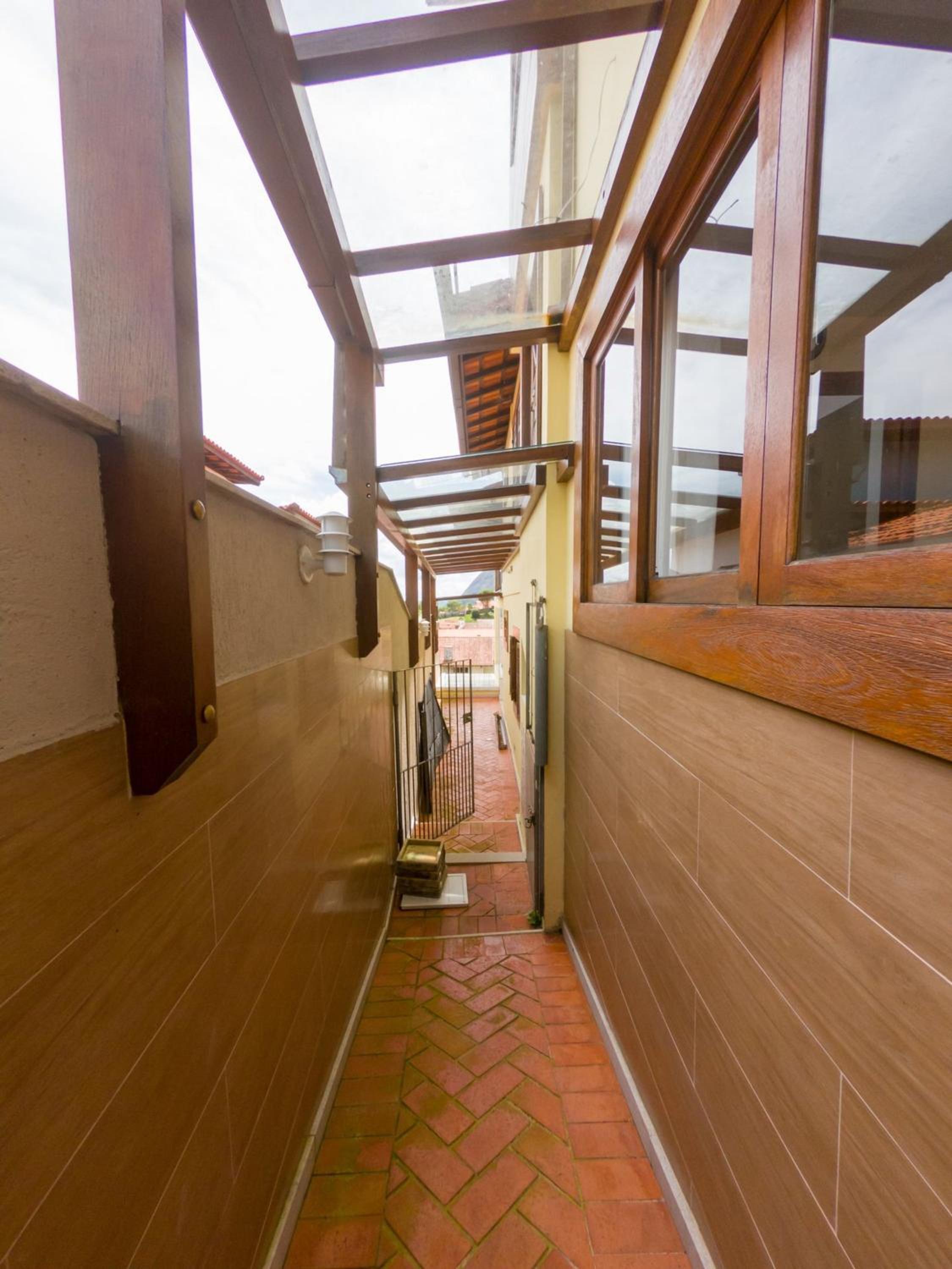 Casa na Serra com área de lazer