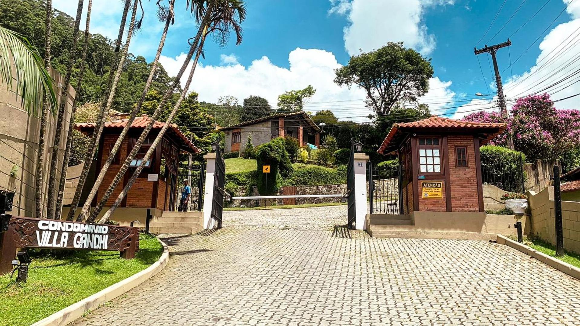 Casa na Serra com área de lazer