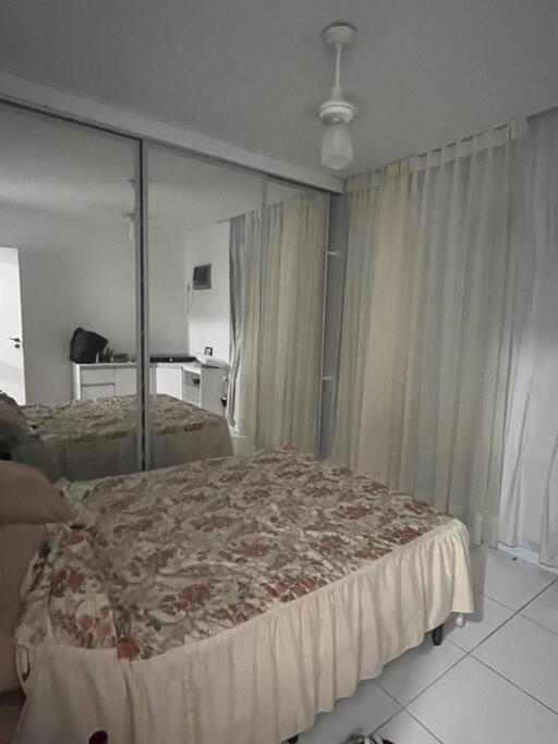 Flat Sereia na orla do melhor bairro de Salvador
