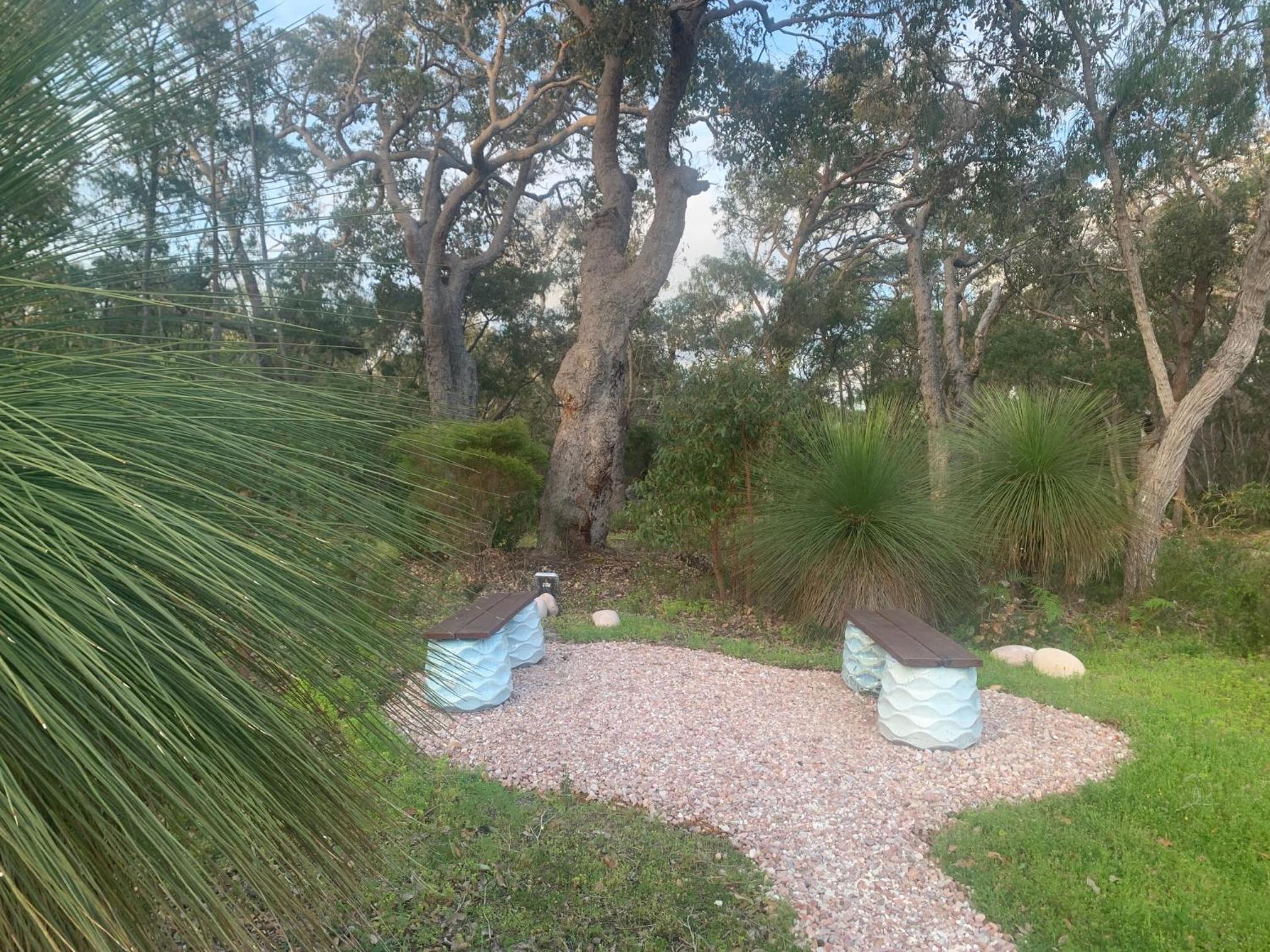 Selador- Couples Bush Retreat- Close To Beach & Town