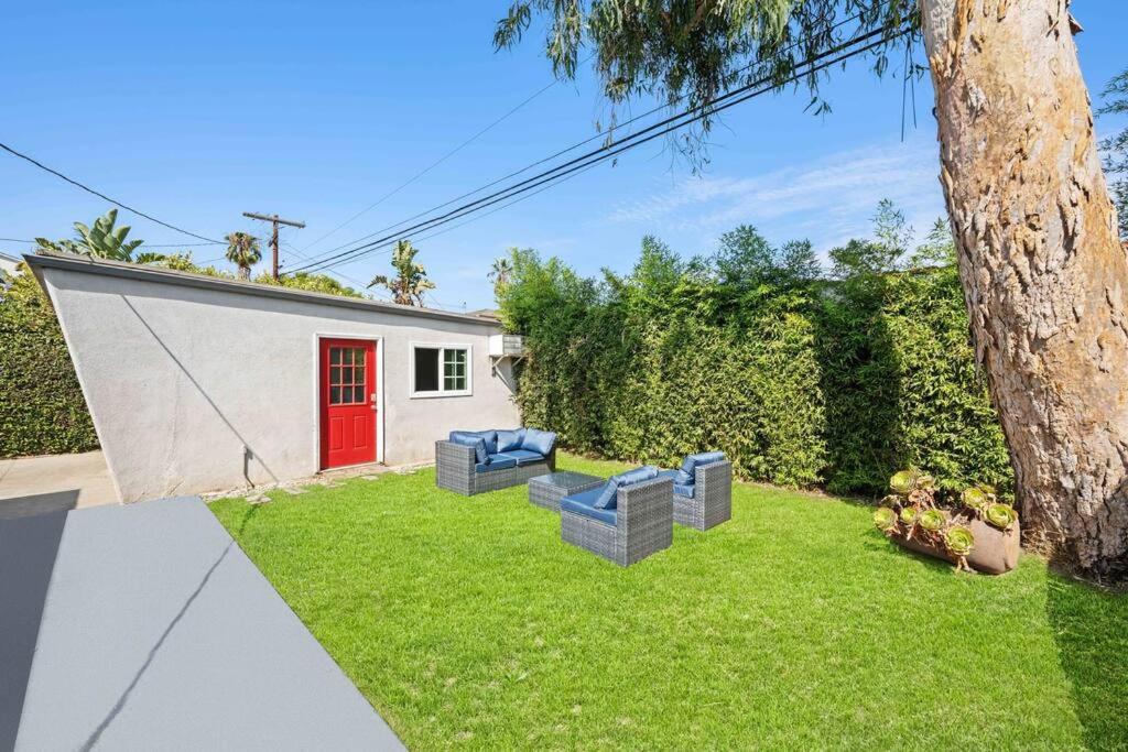 Spacious 4BR House Open Floor Plan with Backyard