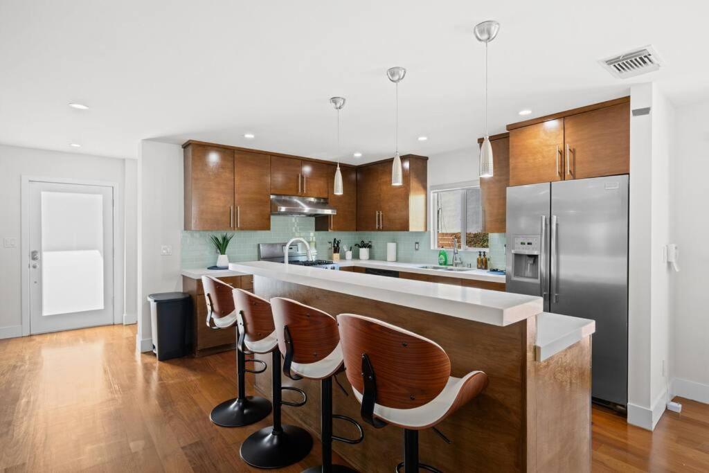 Spacious 4BR House Open Floor Plan with Backyard