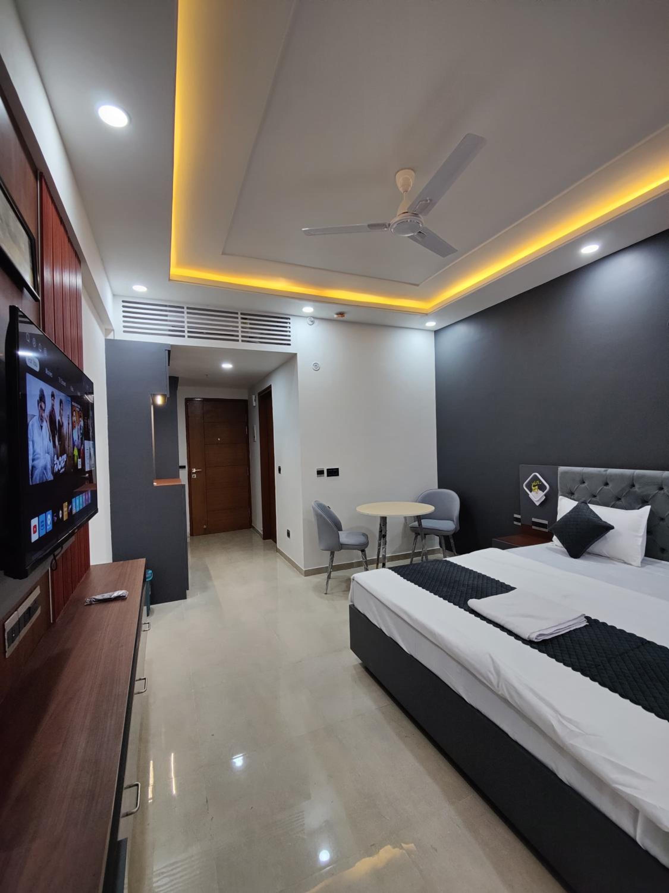 Little Lucknow Stays - Studio 2 view 4