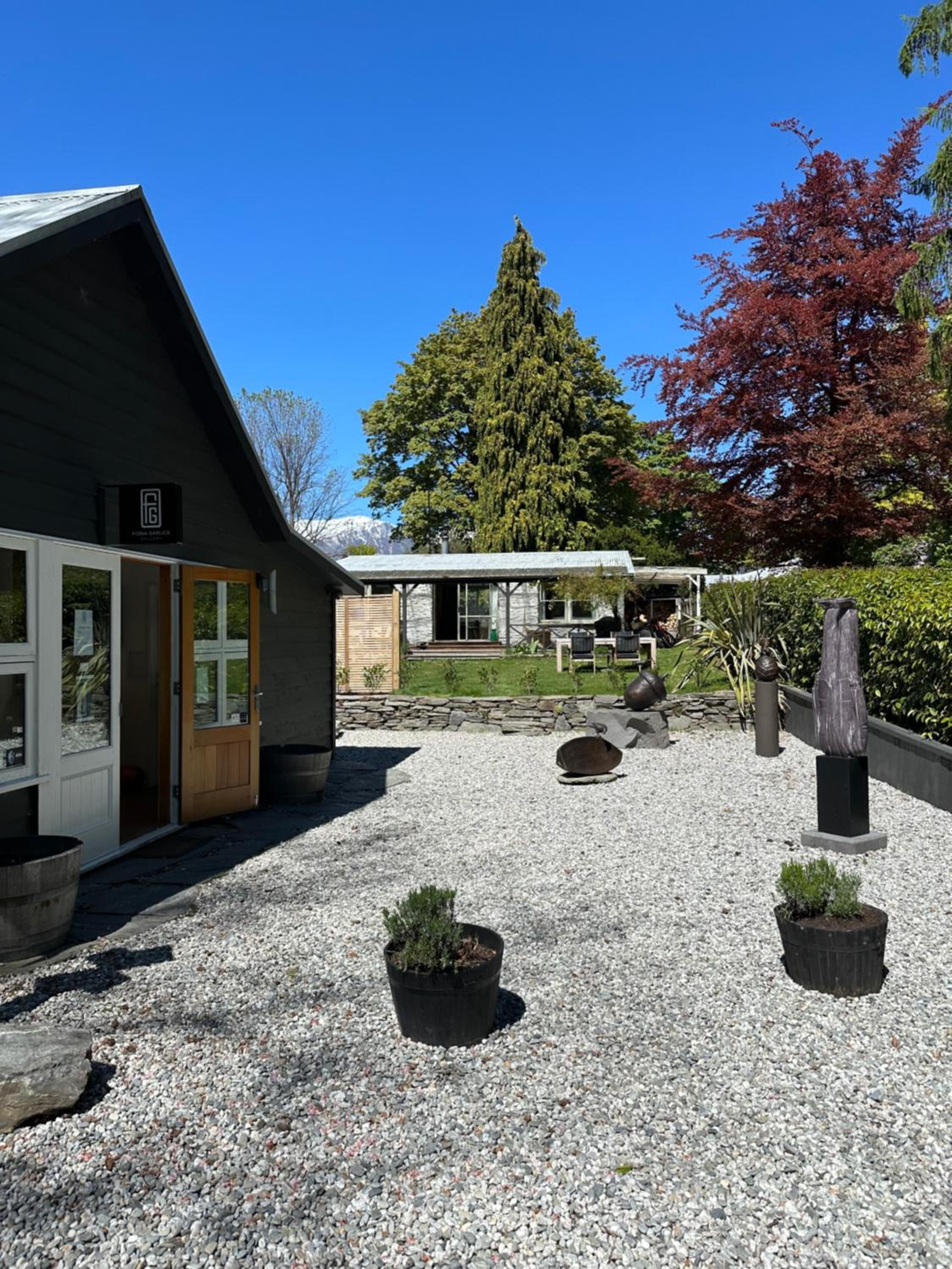 Central Arrowtown Cottage view 4