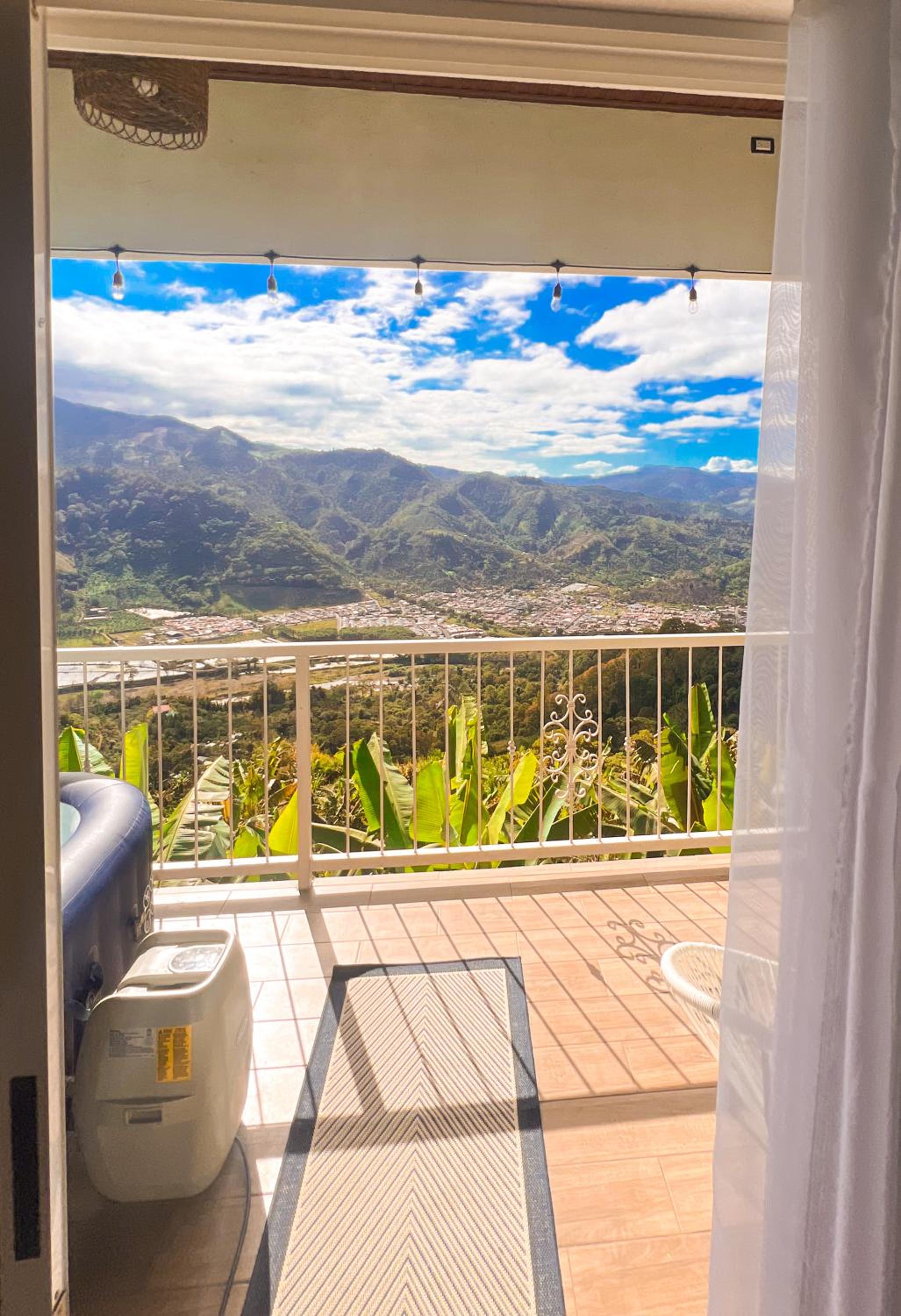 Orosi Mountain Lodge