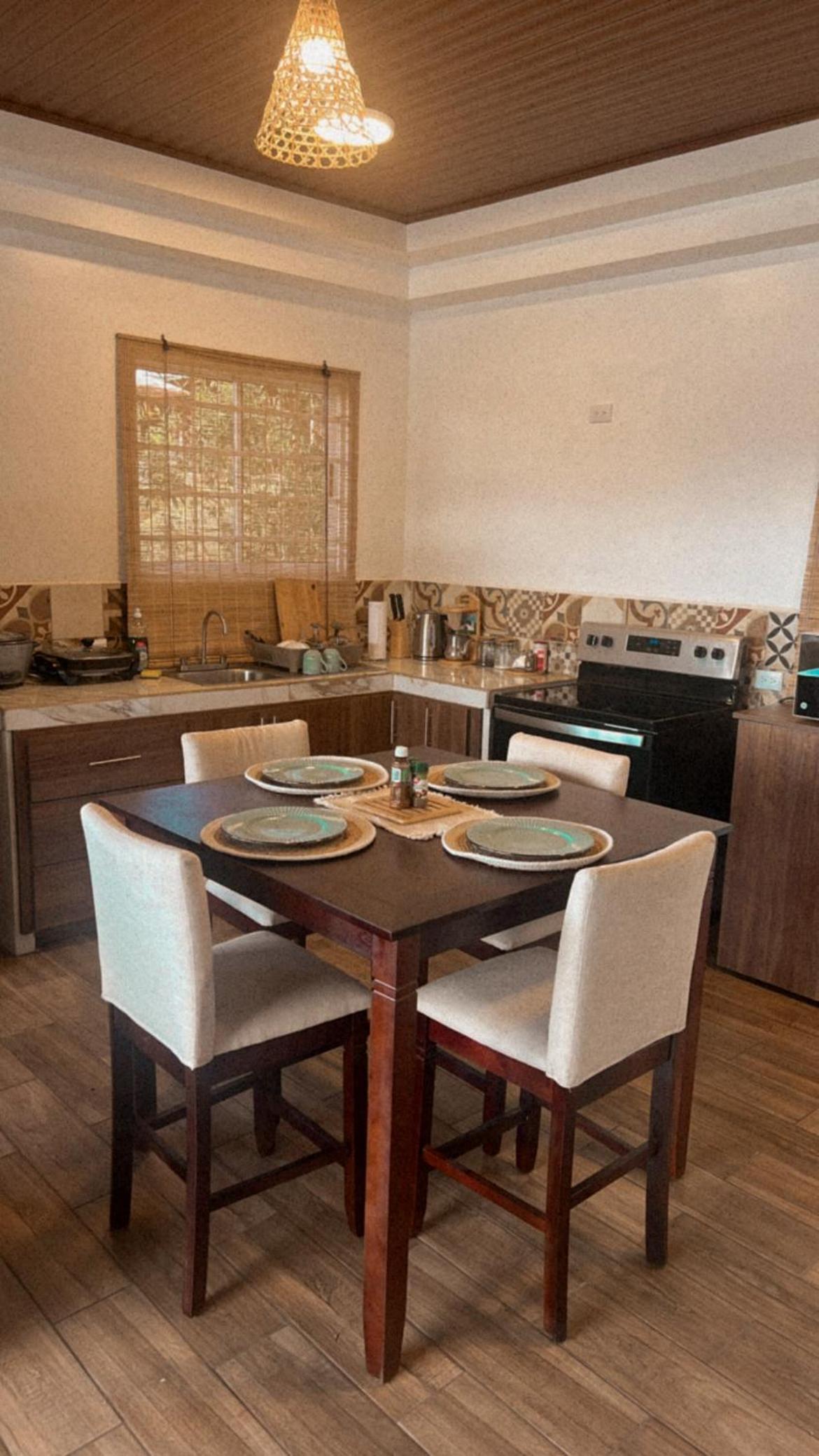 Orosi Mountain Lodge