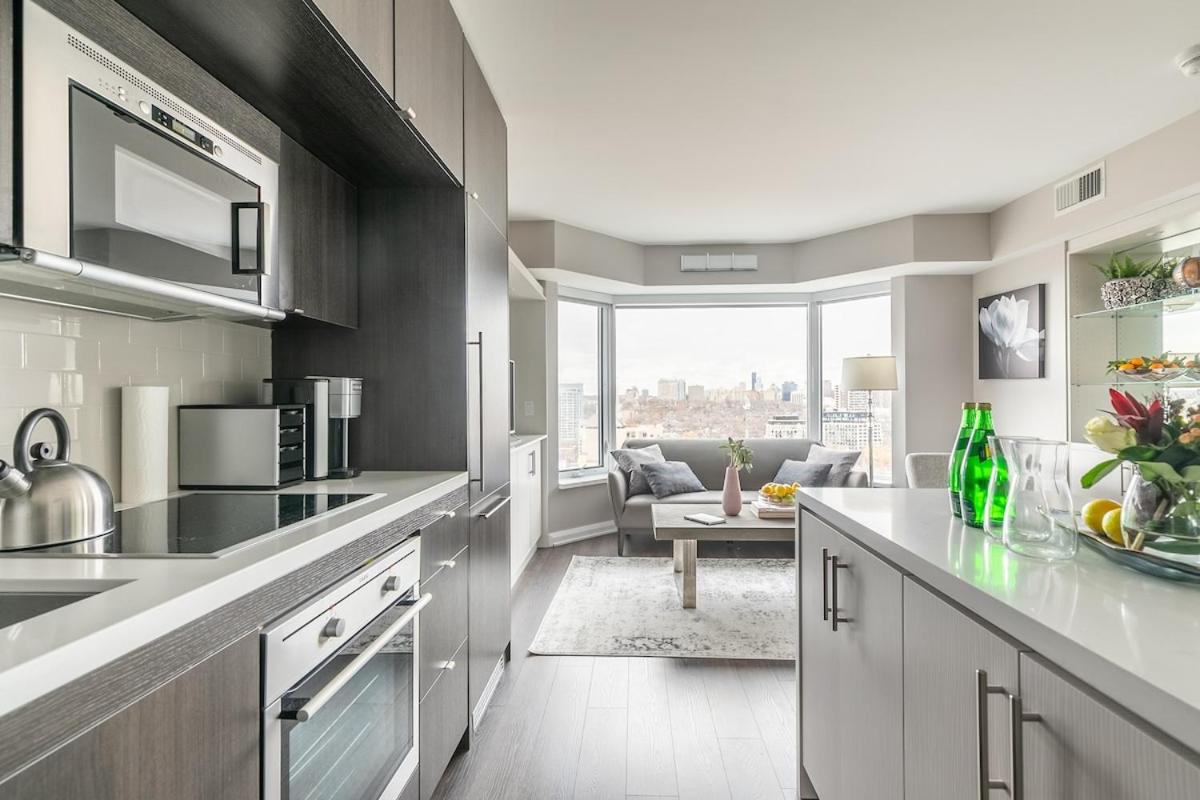 Yorkville 2-Bedroom Includes Parking