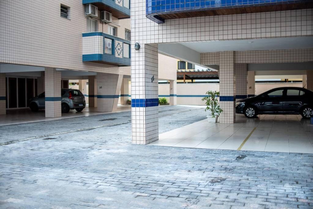 Amplo Apto Praia Grande Ubatuba 2 vagas garagem