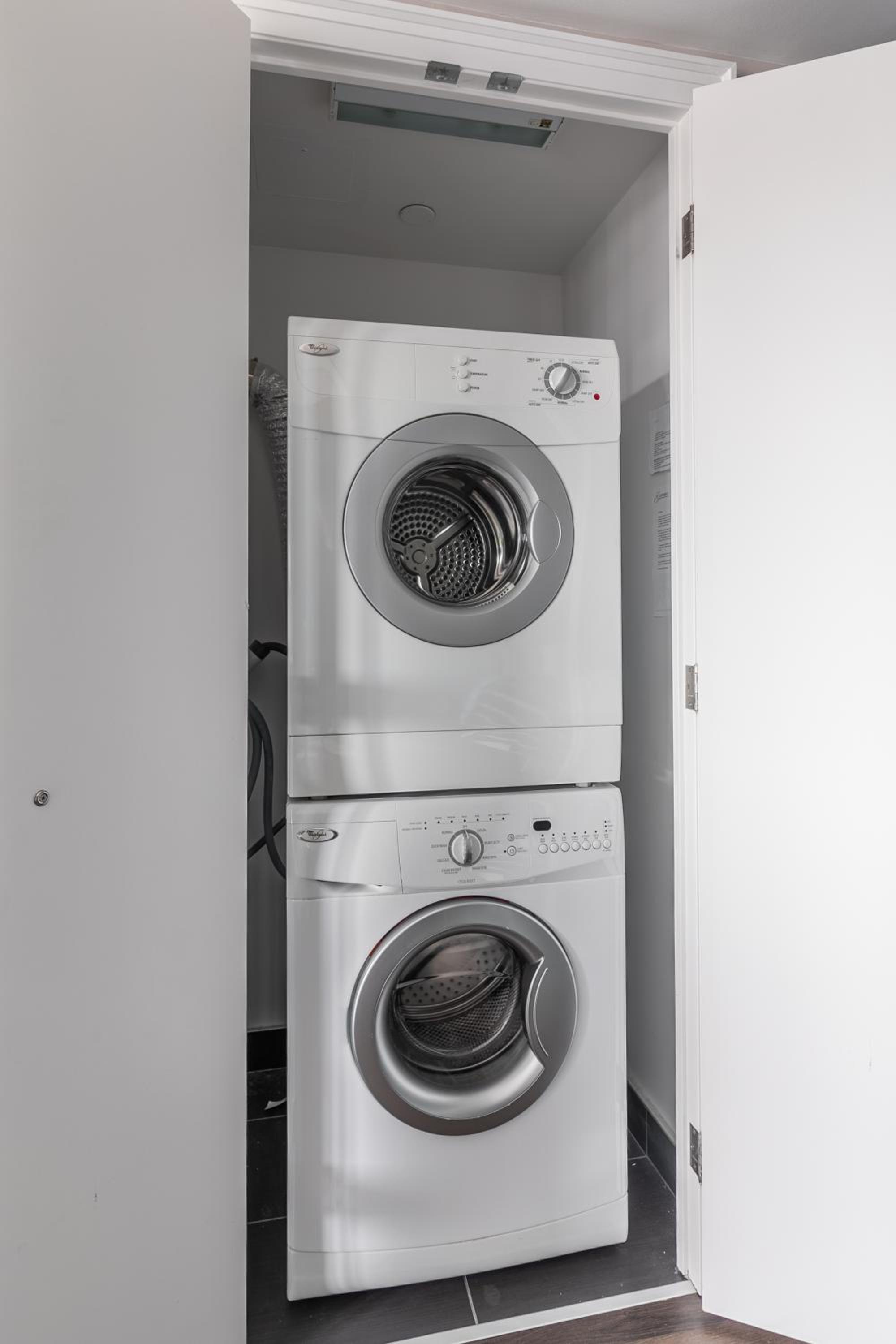 Yorkville 2-Bedroom Includes Parking