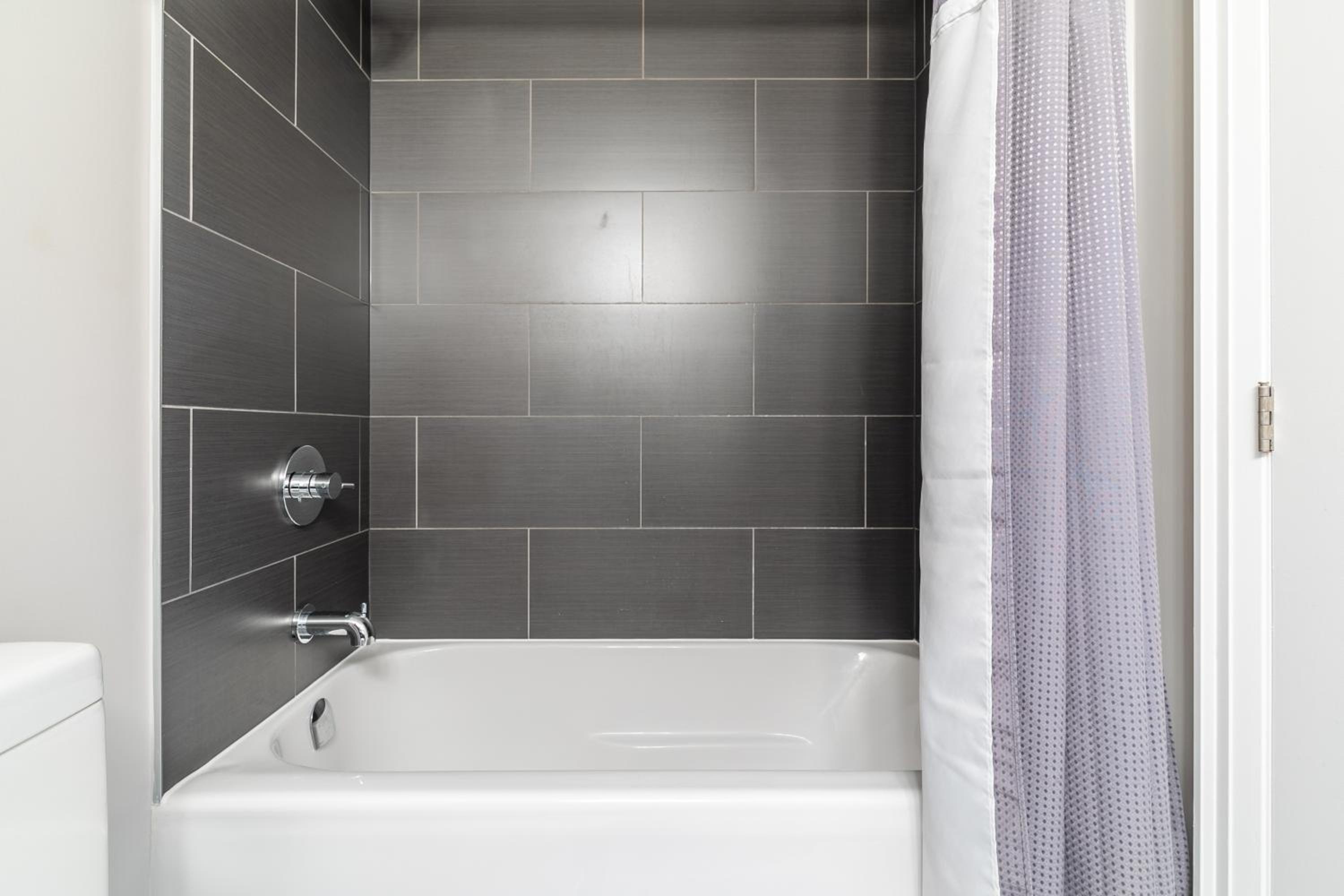 Yorkville 2-Bedroom Includes Parking
