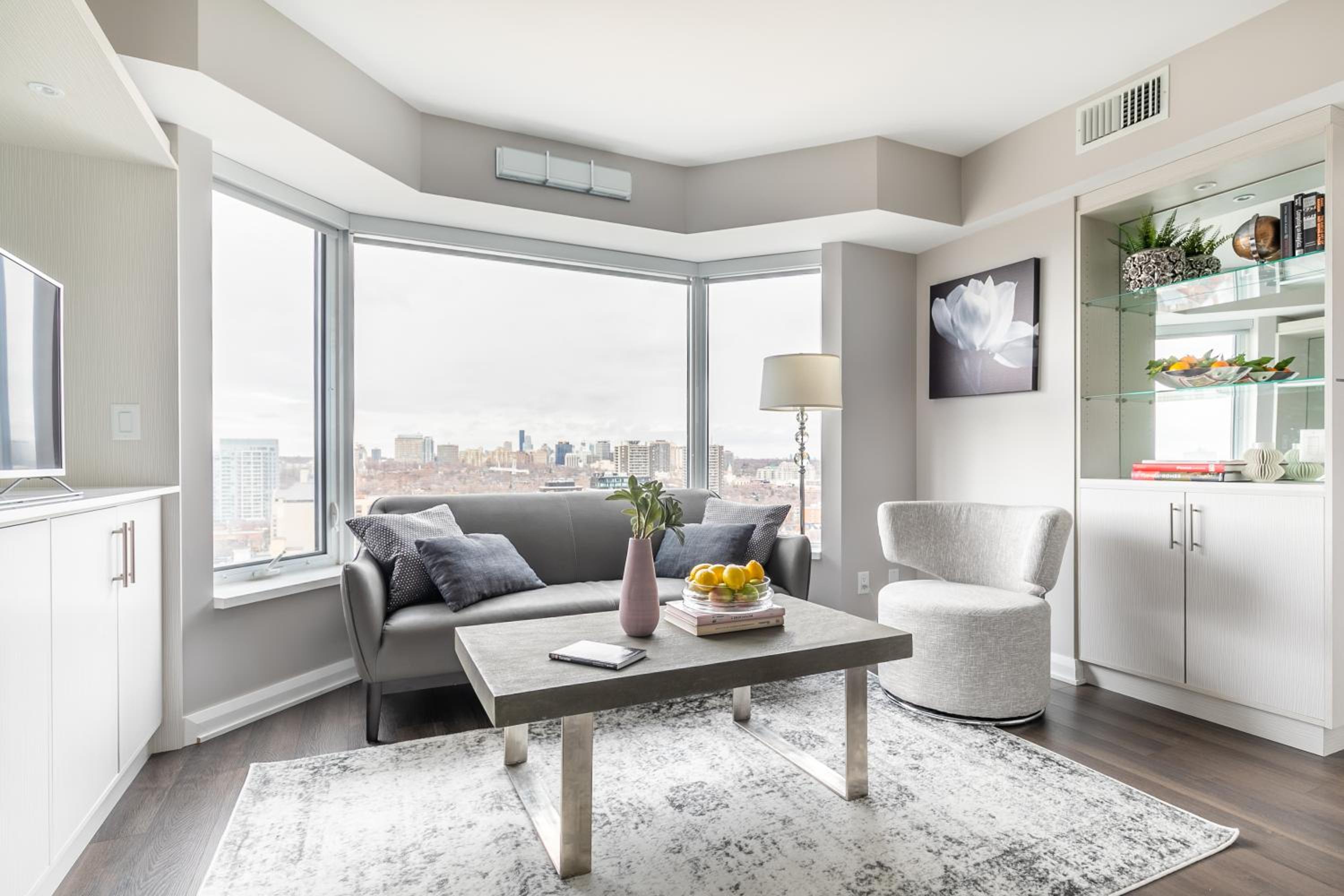 Yorkville 2-Bedroom Includes Parking