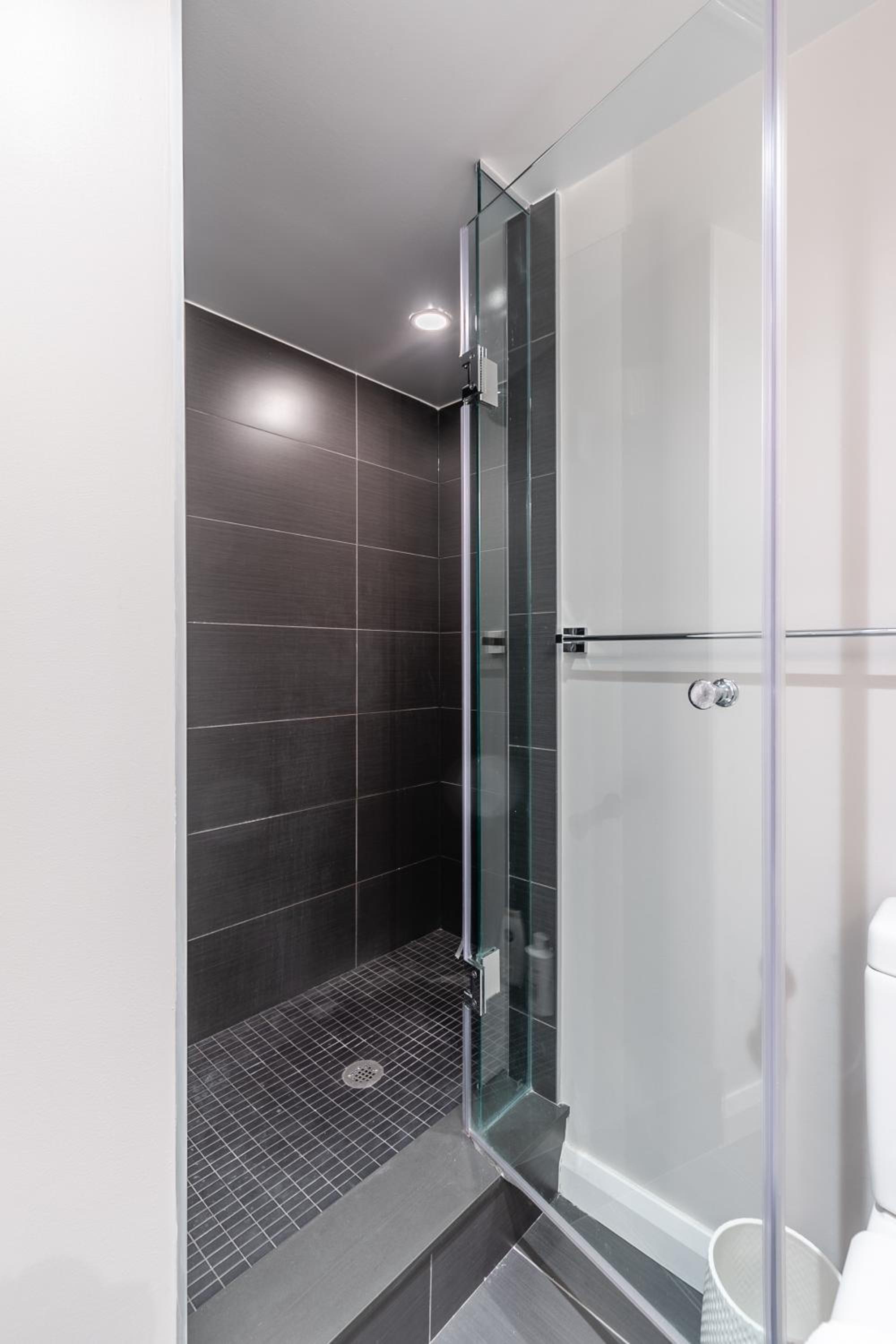 Yorkville 2-Bedroom Includes Parking