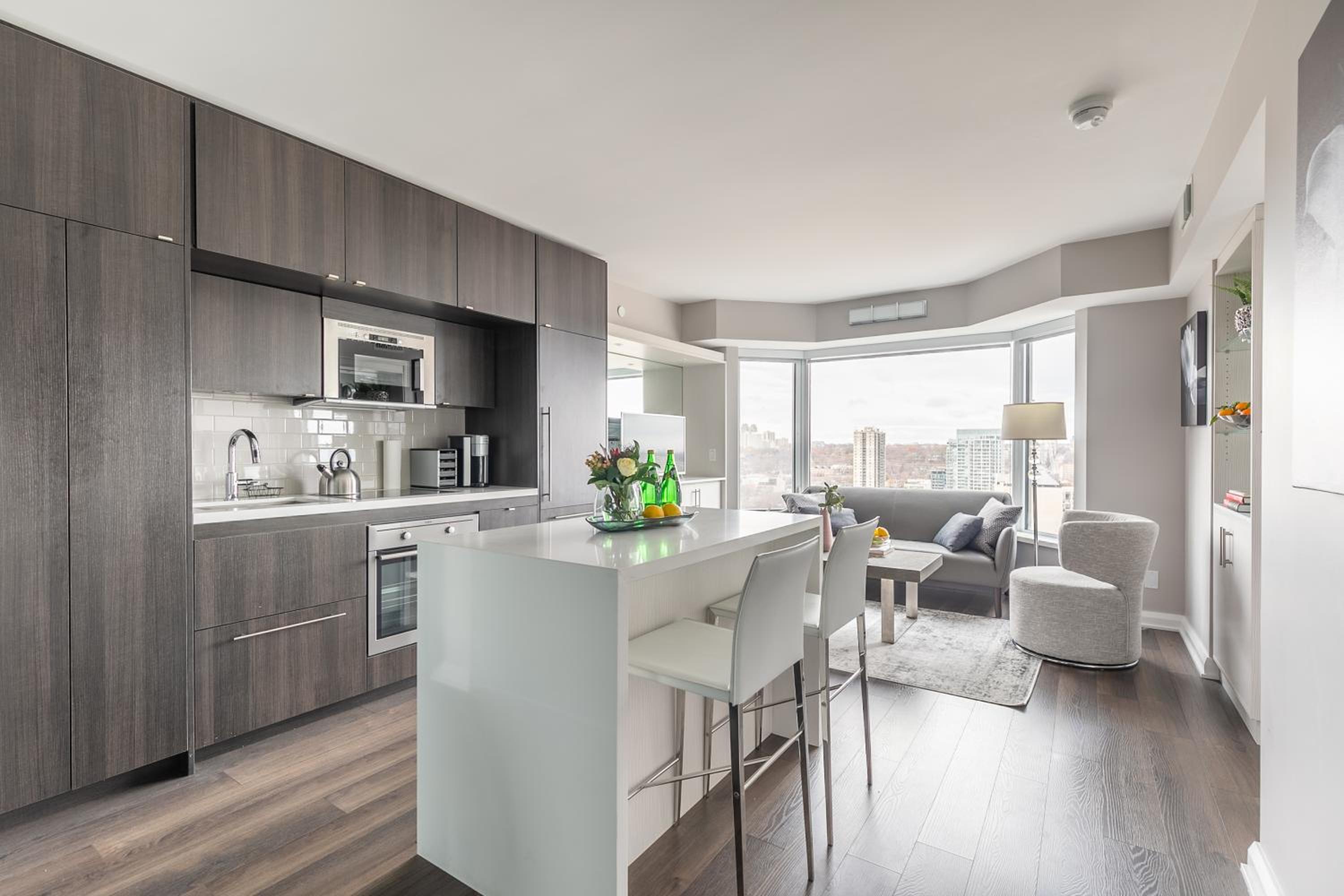 Yorkville 2-Bedroom Includes Parking