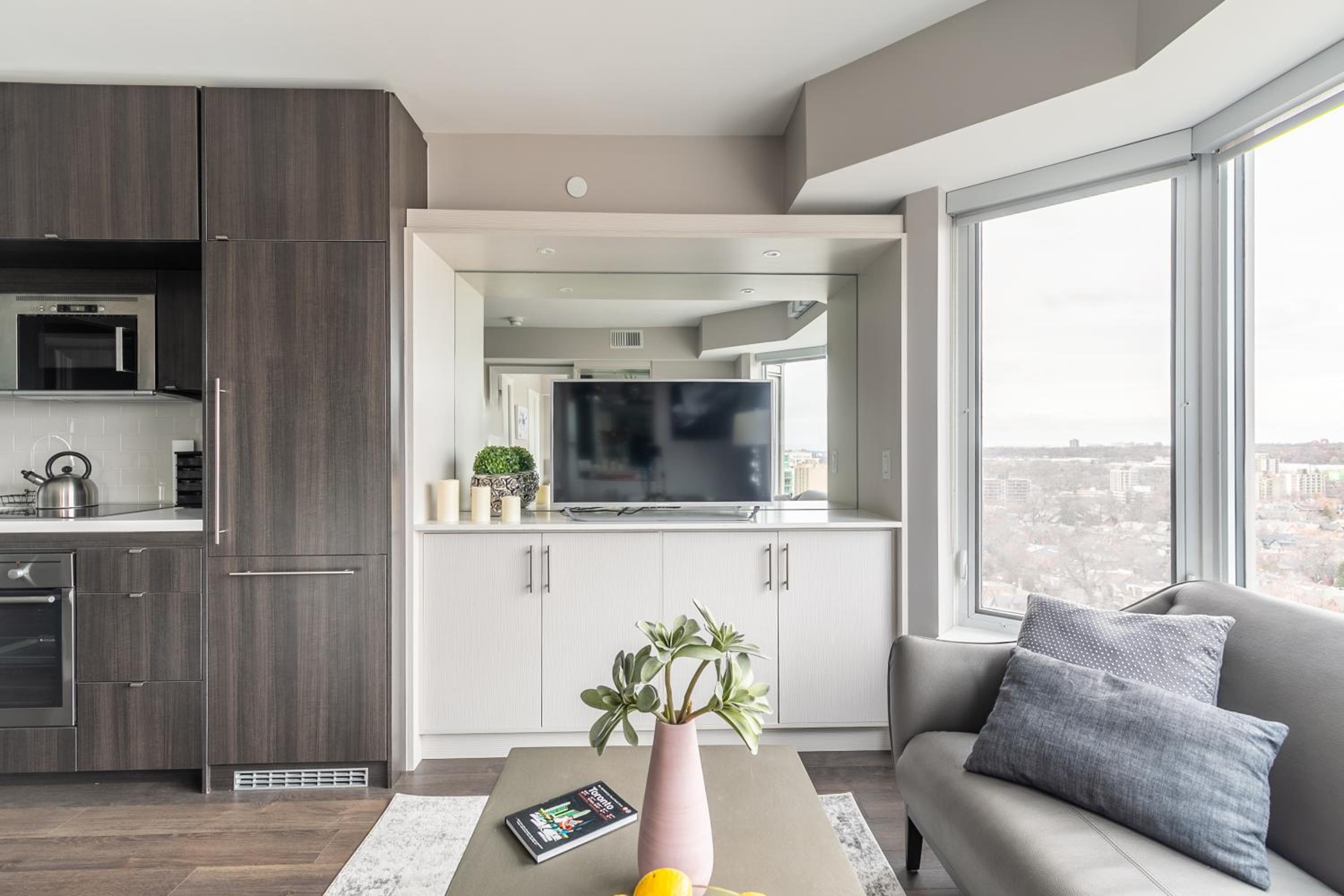 Yorkville 2-Bedroom Includes Parking