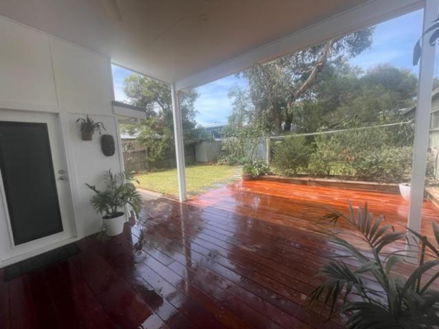 Saltbush - Ideally located and modernised MCM Beach House