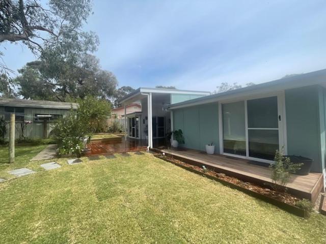 Saltbush - Ideally located and modernised MCM Beach House