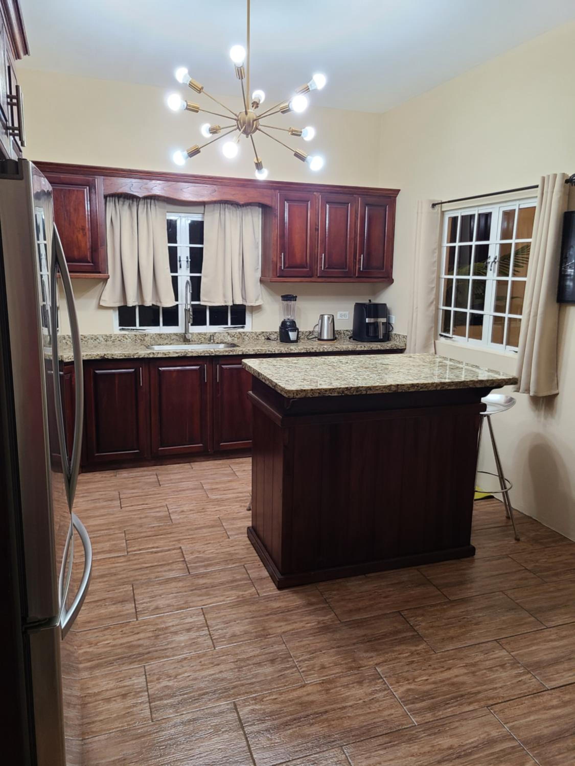 Quiet Oasis It's spacious and elegantly designed view 5