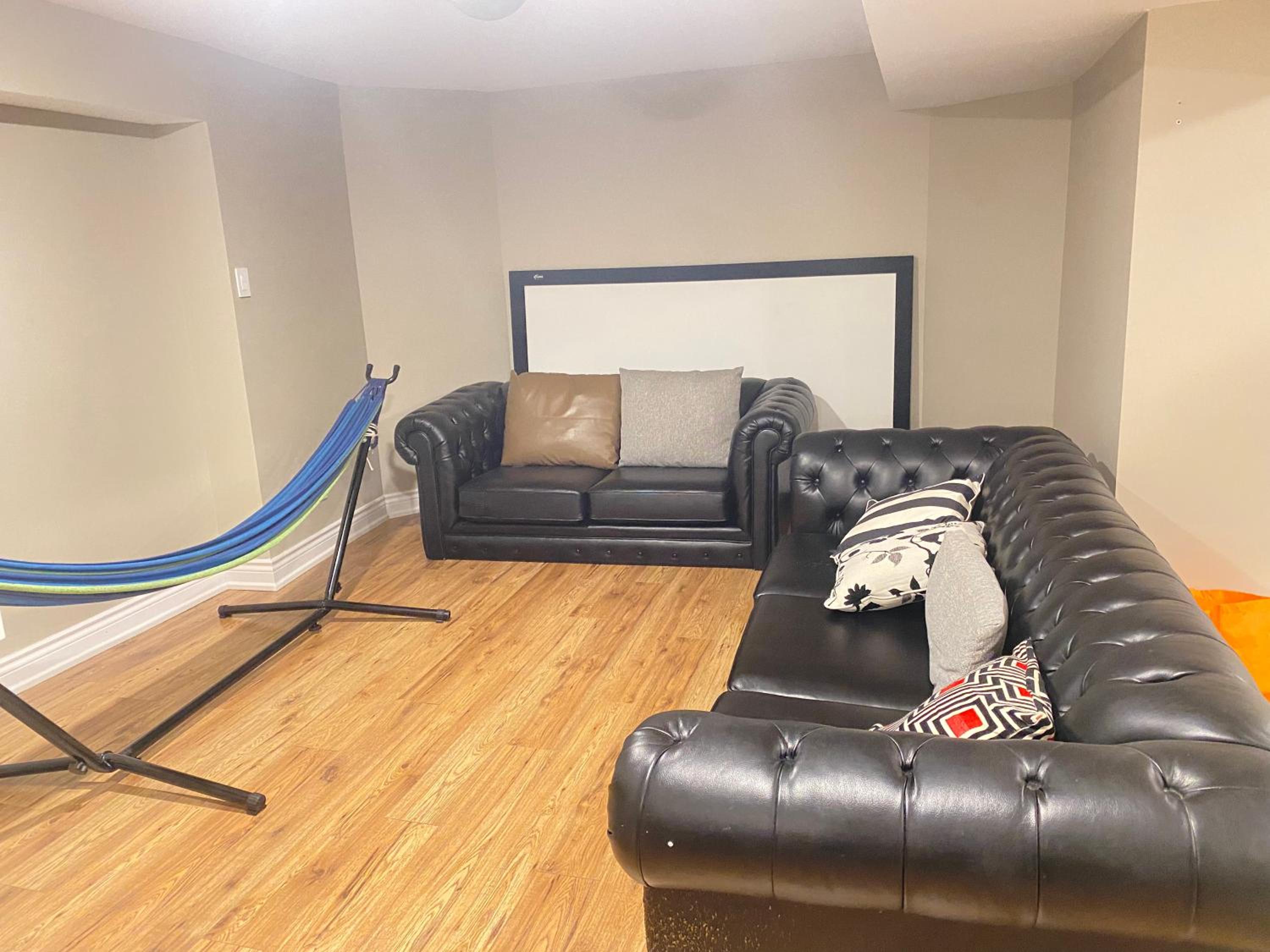 Family-Friendly Retreat for 14 in Richmond Hill
