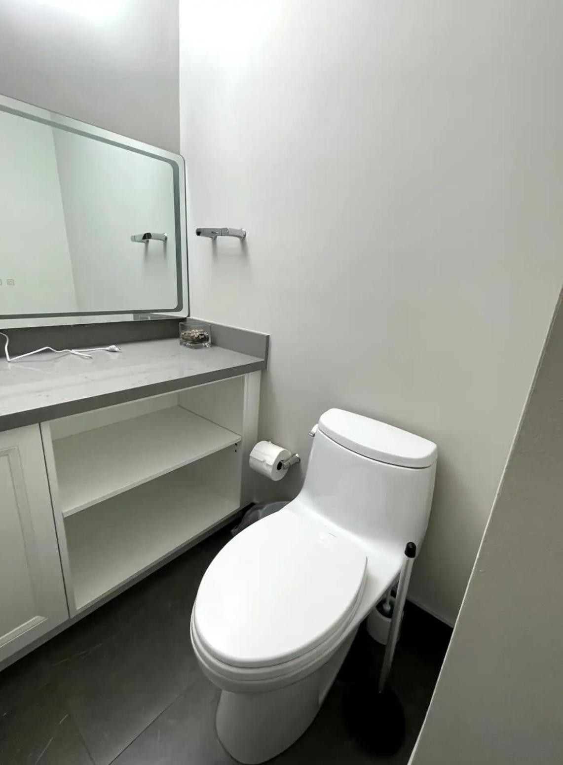Family-Friendly Retreat for 14 in Richmond Hill