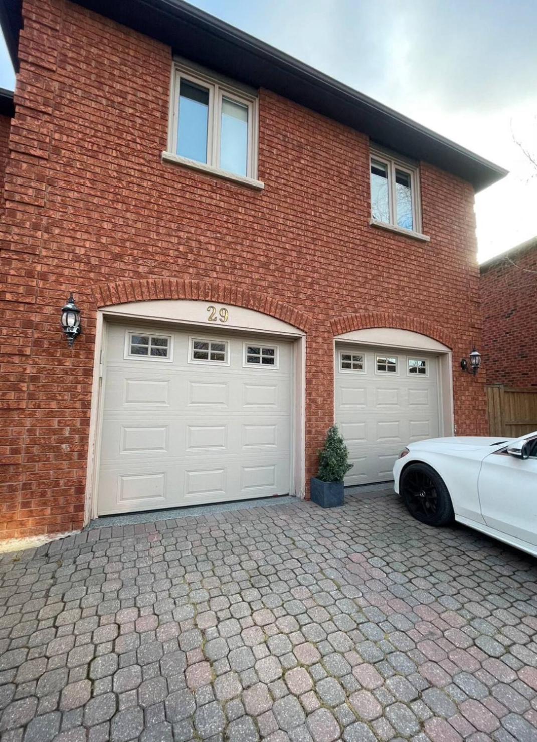 Family-Friendly Retreat for 14 in Richmond Hill