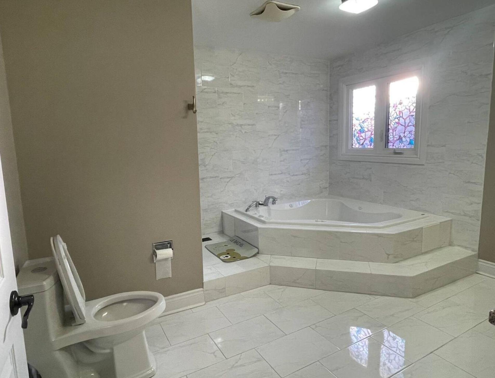 Family-Friendly Retreat for 14 in Richmond Hill
