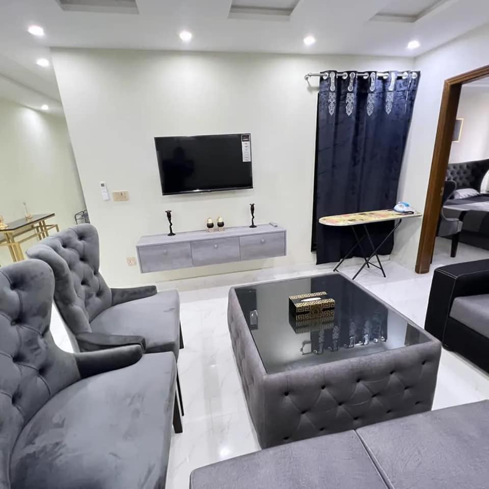 2 Bedroom Serviced Apartment Phase 7 Near Food Street By Prestige Management view 5