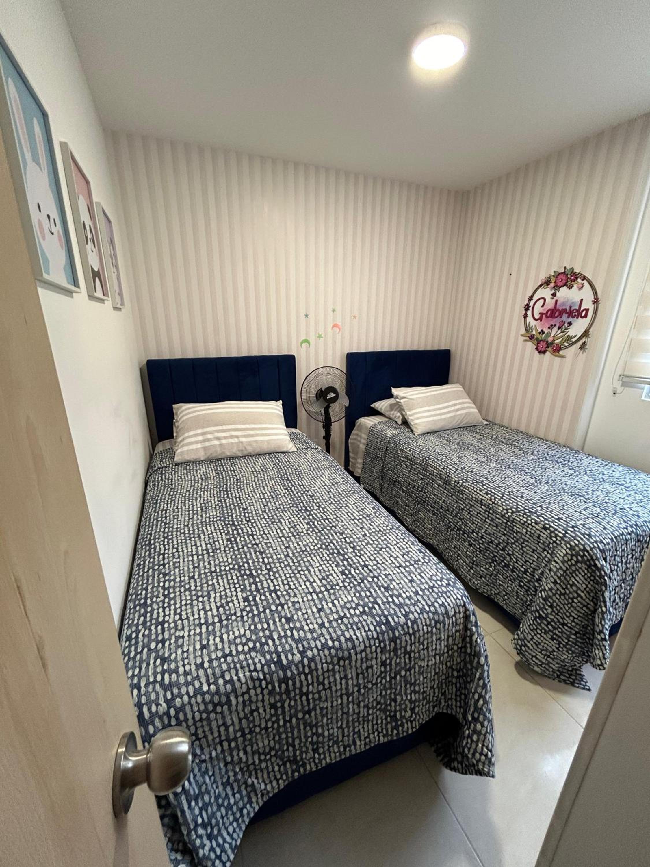 Amplio y Moderno con parqueadero cerca de Clínicas, Aeropuerto y Parque Deportivo Ideal familias y grupos