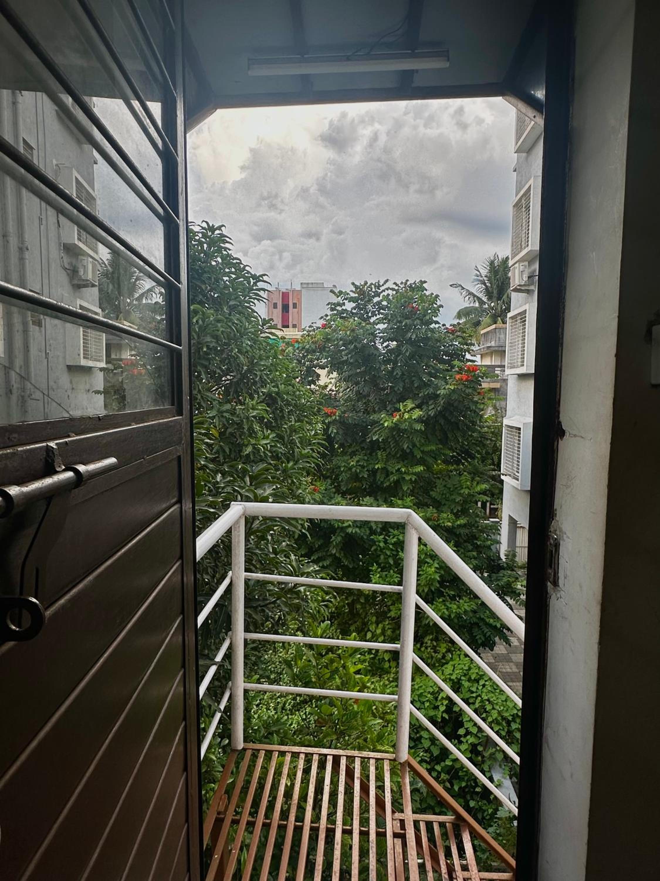 1BK Comfy & Budget Friendly Stay view 4