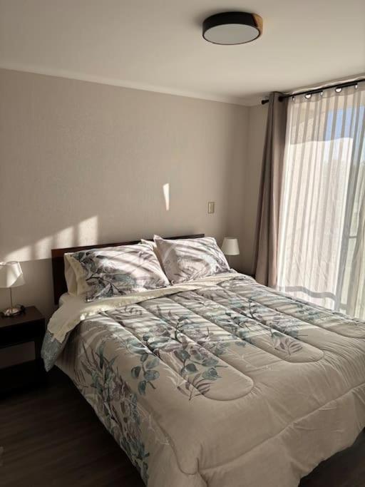 Moderno depa ideal para pareja con A-C y Parking