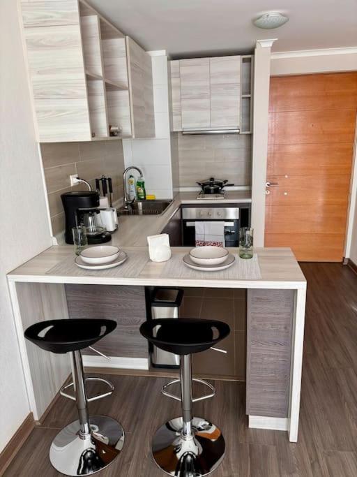 Moderno depa ideal para pareja con A-C y Parking