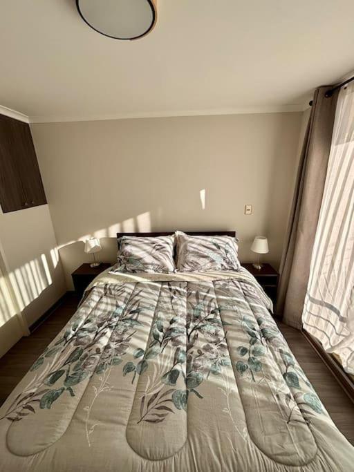 Moderno depa ideal para pareja con A-C y Parking