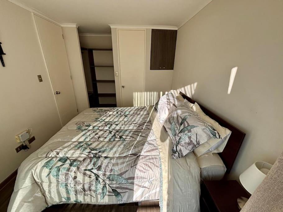 Moderno depa ideal para pareja con A-C y Parking