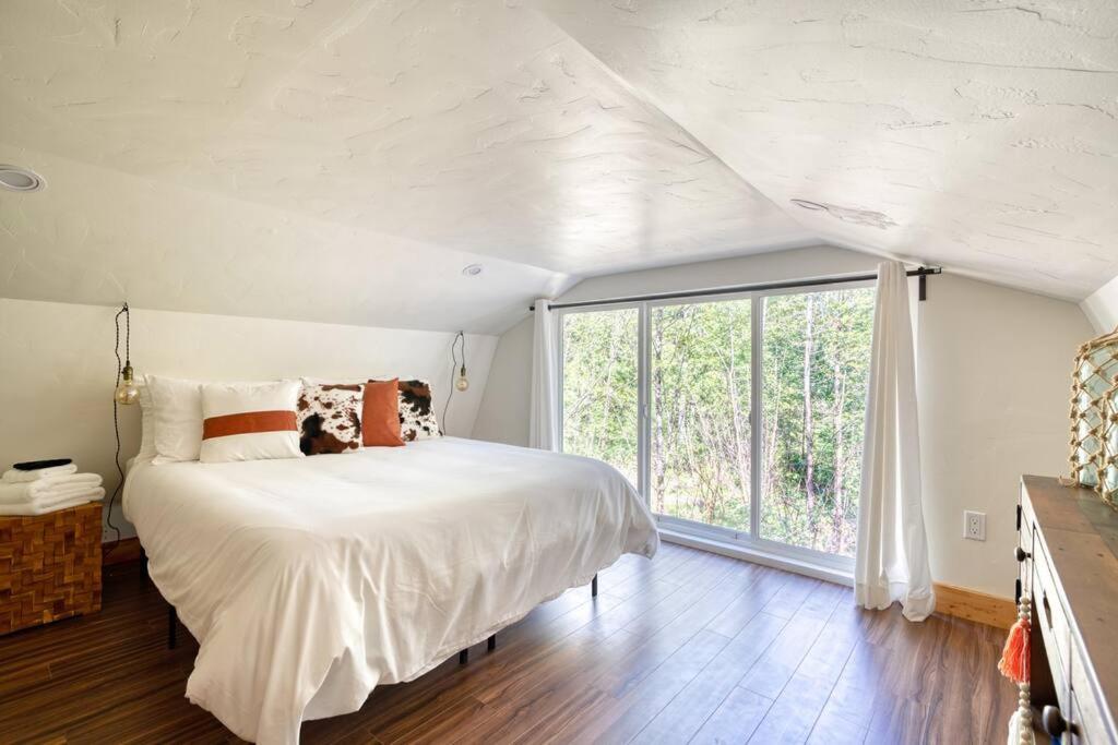 The Cottage at Highland Farms view 5