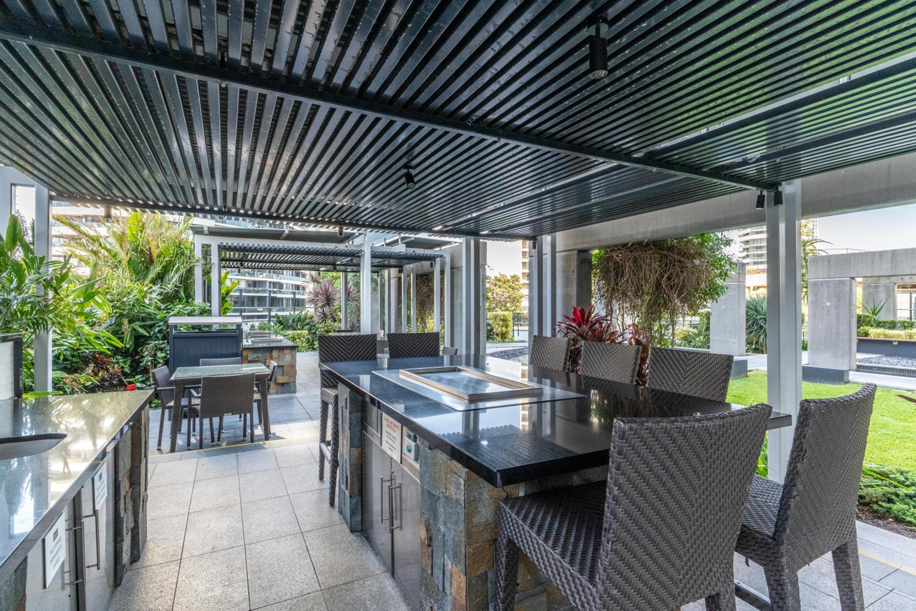 Broadbeach Luxury Oracle Tower 1 Apartment 2Bed 2Bath 1 Car