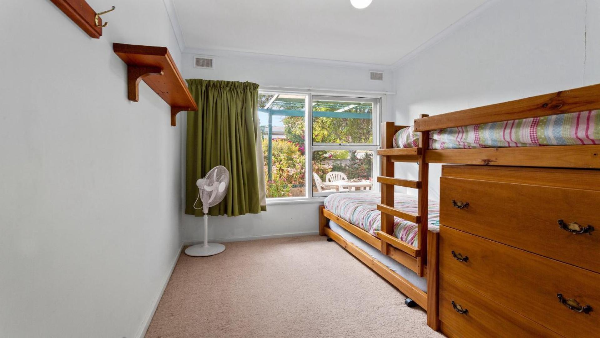 Coastal Drift - Escape To Coastal Bliss At This 3 - Bedroom Holiday Rental In Coffin Bay!
