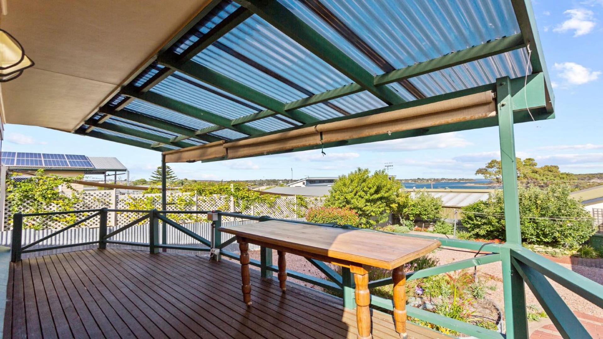Coastal Drift - Escape To Coastal Bliss At This 3 - Bedroom Holiday Rental In Coffin Bay!