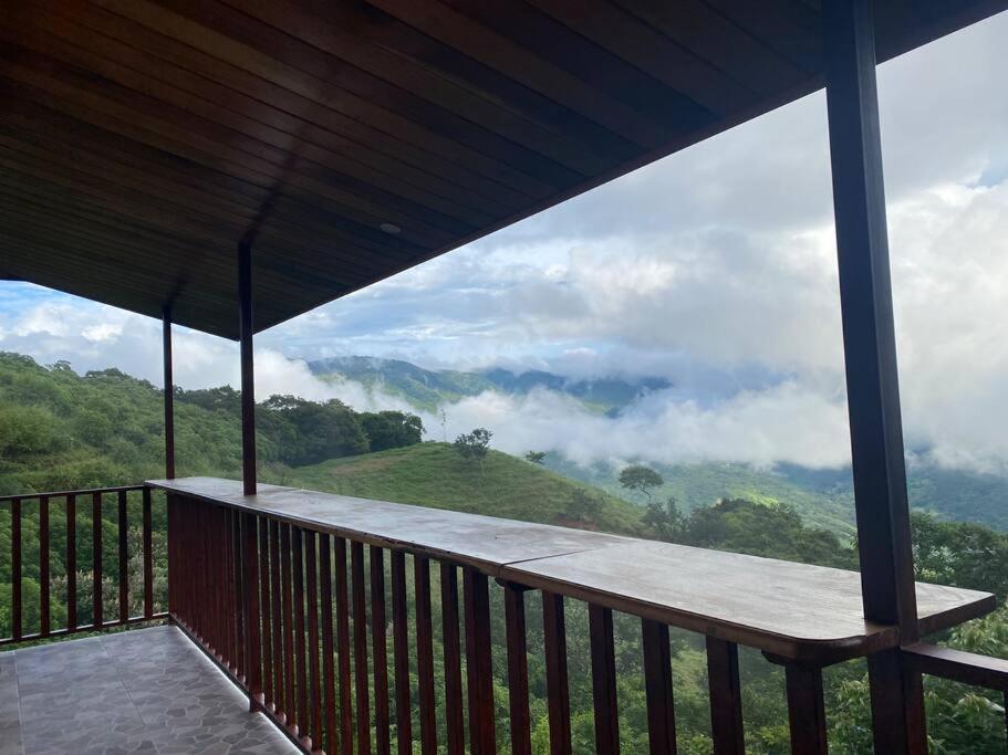 Cabina vista al valle Monteverde