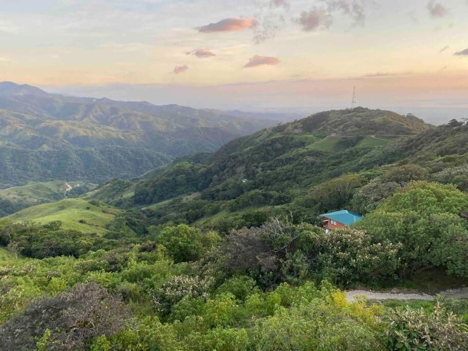 Cabina vista al valle Monteverde