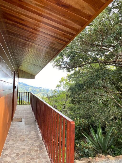 Cabina vista al valle Monteverde