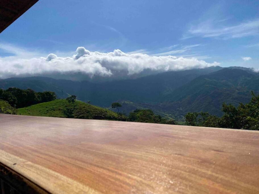 Cabina vista al valle Monteverde