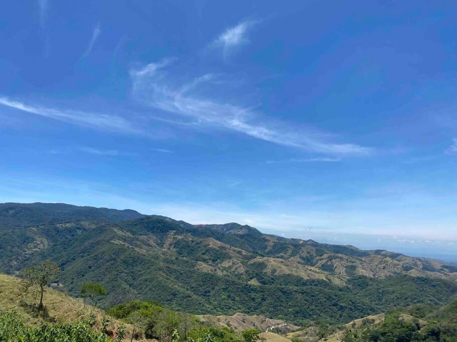 Cabina vista al valle Monteverde
