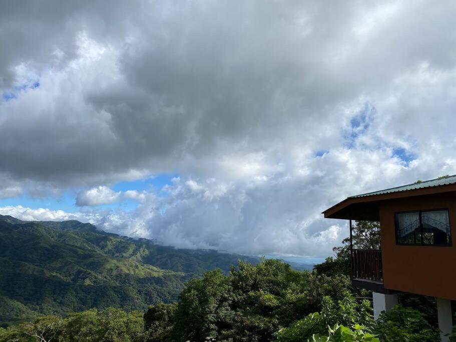 Cabina vista al valle Monteverde
