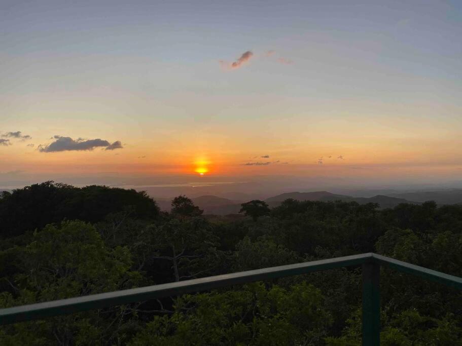 Cabina vista al valle Monteverde
