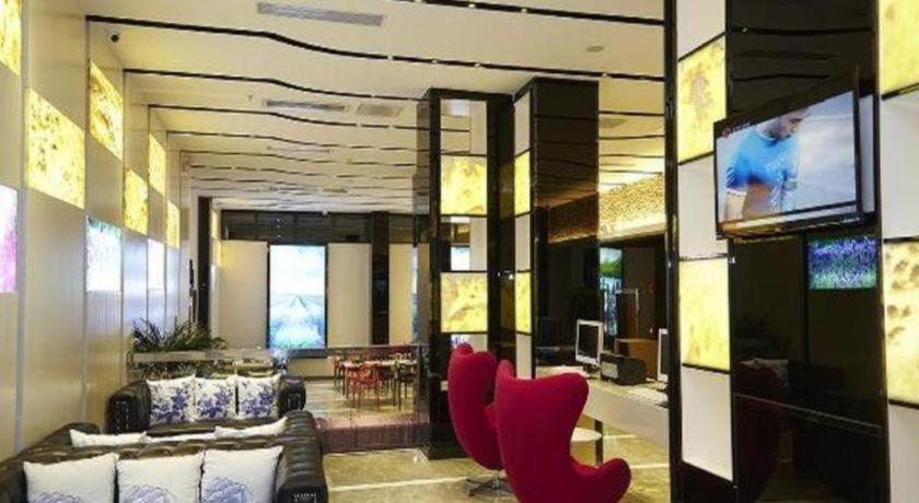 Lavande Hotel Wuhan Huanghelou Branch
