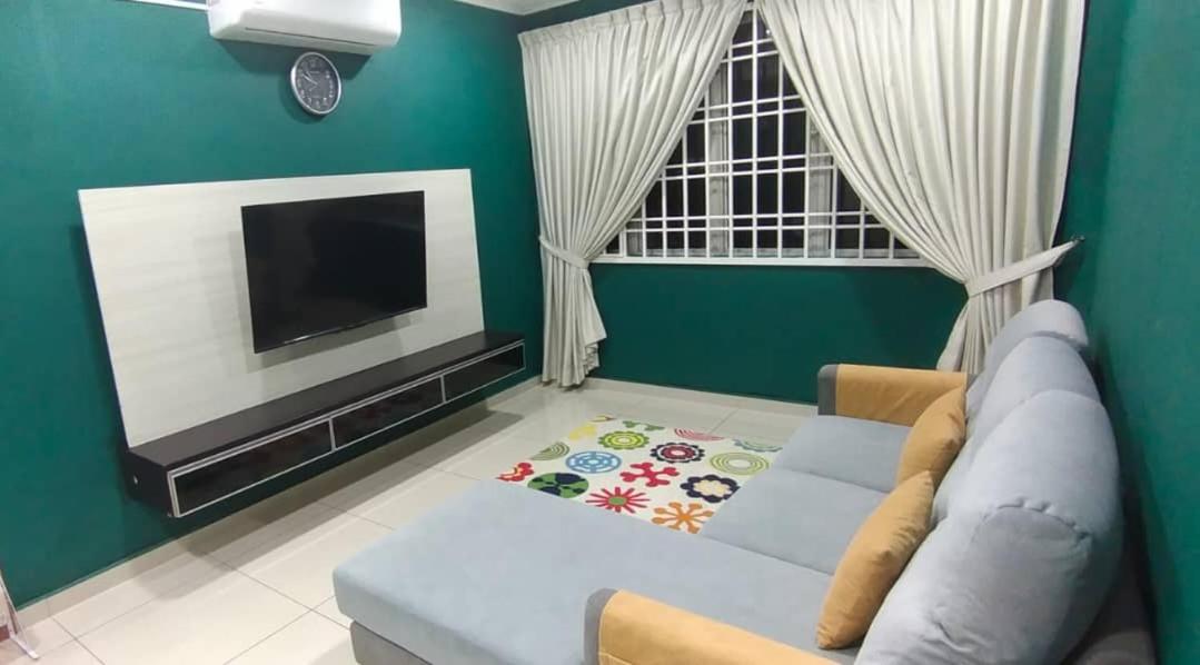 Liana SriPutra Homestay photo 1