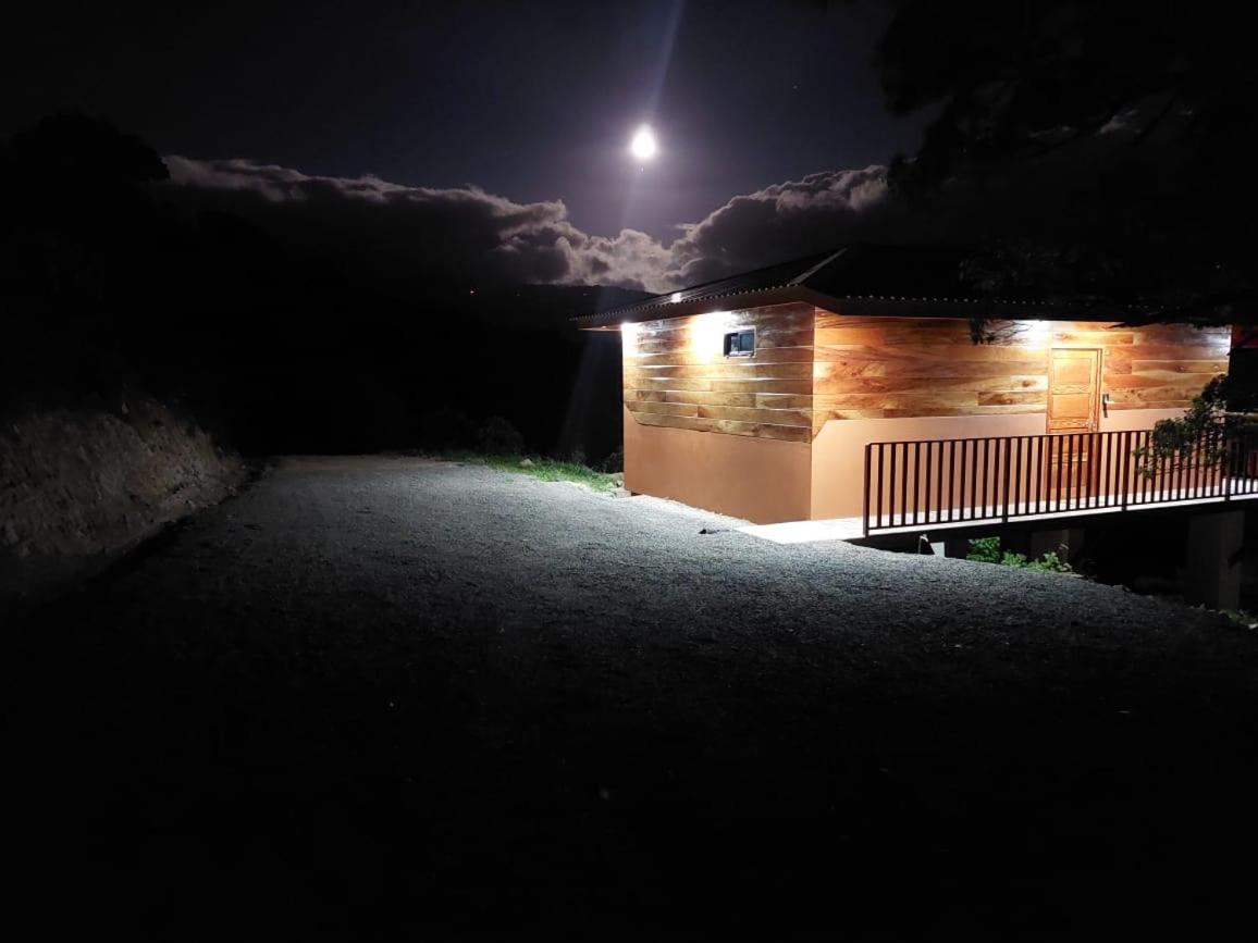 Cabina vista al valle Monteverde
