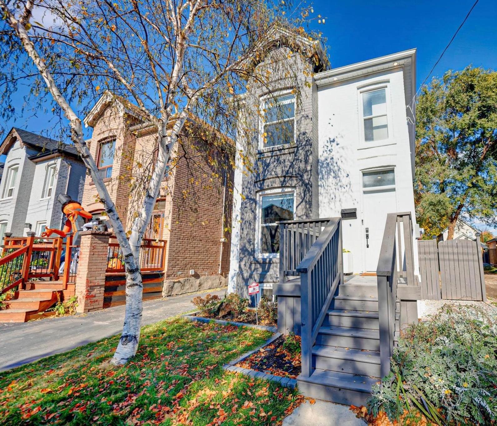 Beautiful modern 2Bdr sunny home with French decor