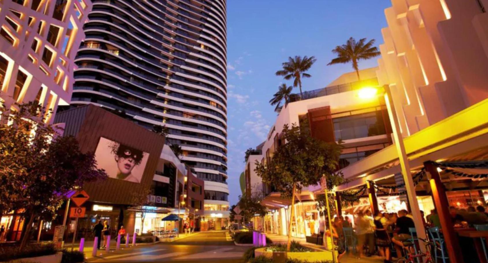 Broadbeach Luxury Ocean View Apartment - Oracle Tower 1 - 1Bed 1Study 1Bath 1Car
