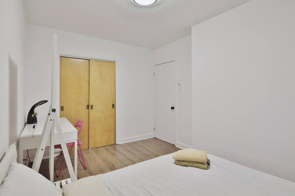 Modern 3-BR Home Free Parking Next to Metro